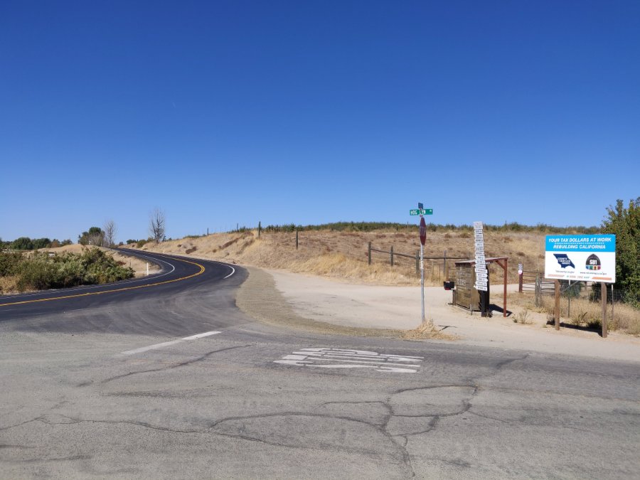 Intersection of Estrella Road and Hog Canyon Road